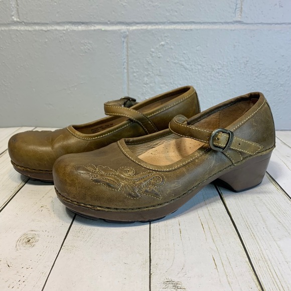 Dansko Savanna Mary Jane Clogs Brown Leather Embossed Floral Pattern Size 9/39 - Picture 2 of 8